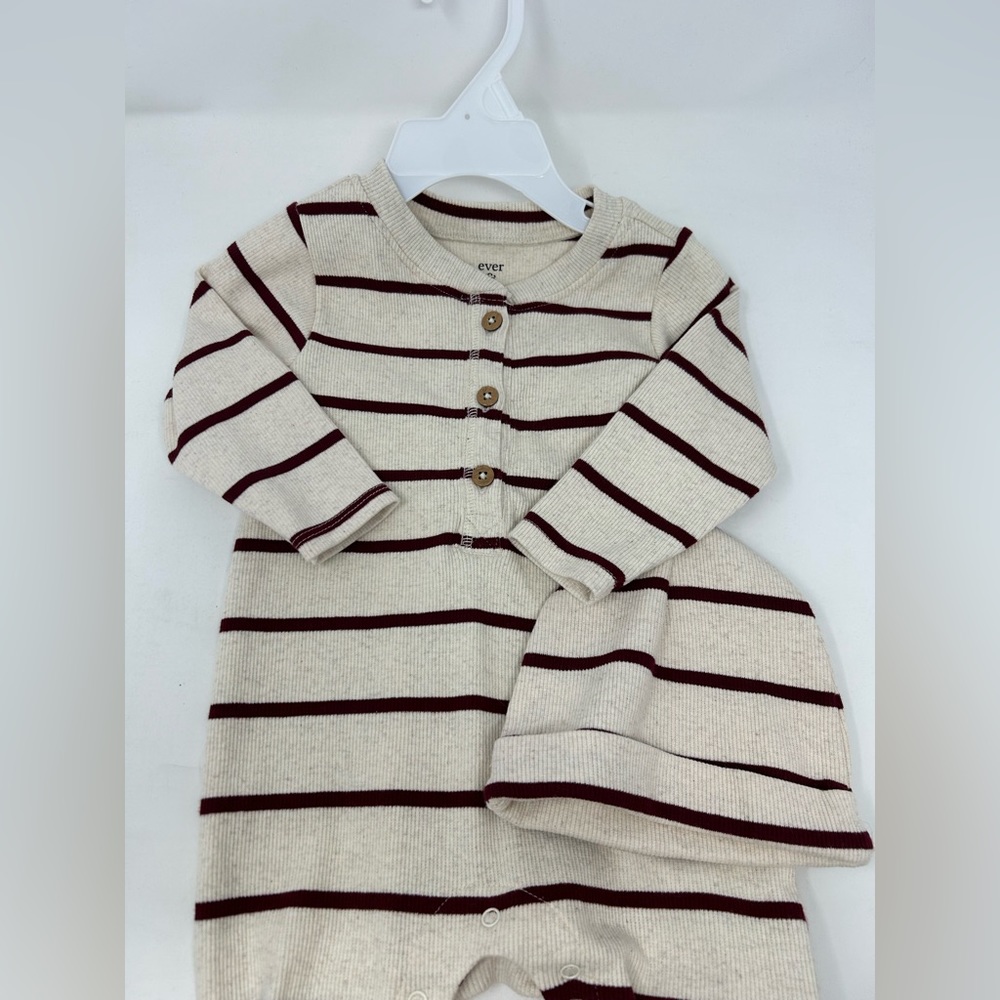 NWT Ever & ever 6M Baby Long Sleeve Footie Set with Hat